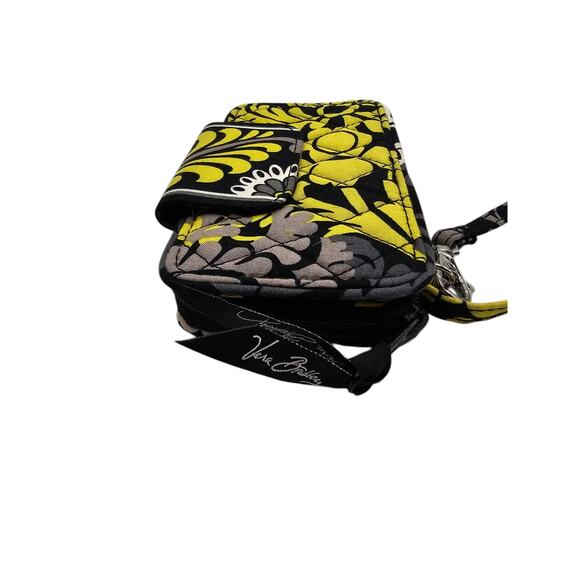 Vera Bradley Wristlet with ID window. GUC Has ID/Card section and Second zipper - Picture 2 of 4